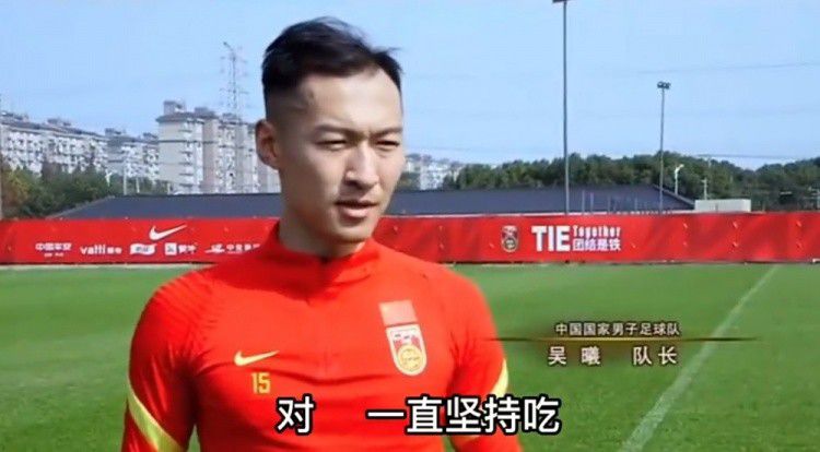 甚至已经开始有一些私人飞机因为没有停机条件，不得不在乘客下机之后，转场周边其他城市的机场暂时停放。
